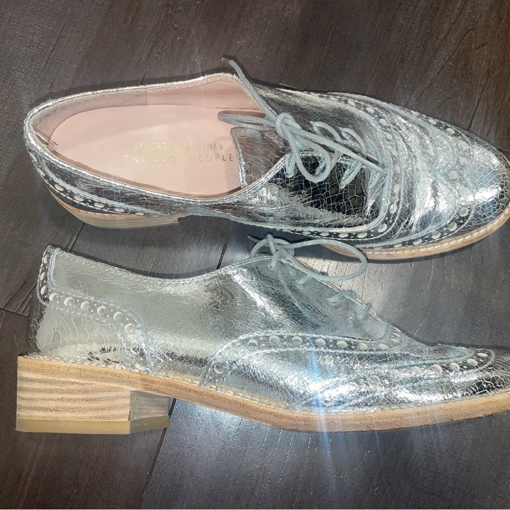 Stuart Weitzman Silver Oxford Shoes for Women - Picture 3 of 9